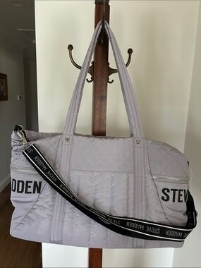 NWOT Steve Madden Bwythe Logo Quilted Travel Weekender Bag
